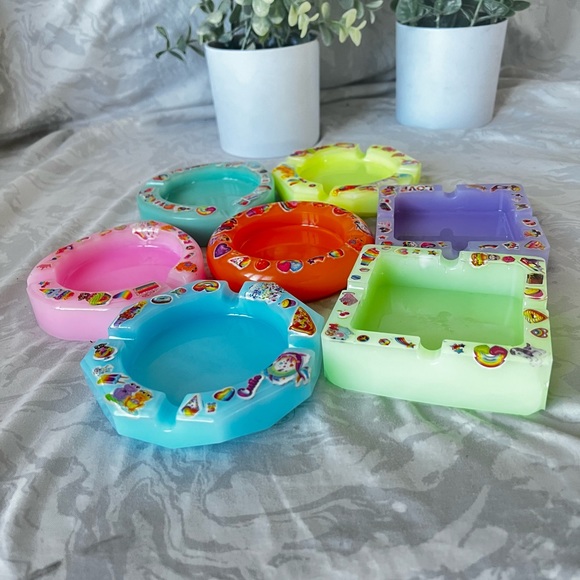 Lisa Frank Inspired Resin Ashtray - Picture 2 of 9